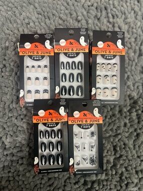 Olive & June Halloween Press-On Nail Set - Black & White Designs